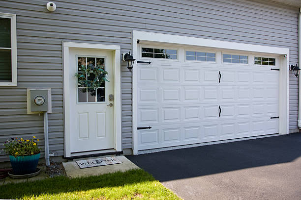 24/7 Emergency Garage Door Panel Replacement experts in Suitland, MD